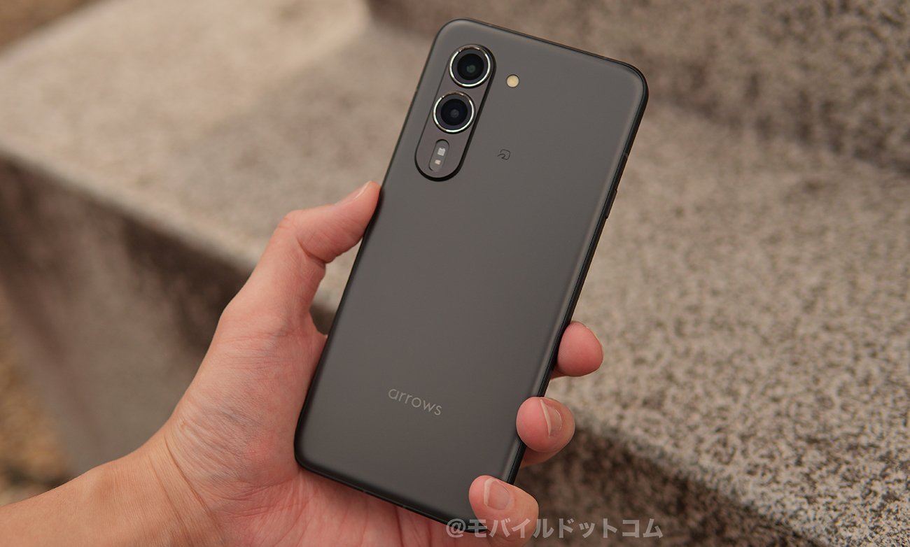 ワイヤレス充電非対応&イヤホンジャック非搭載