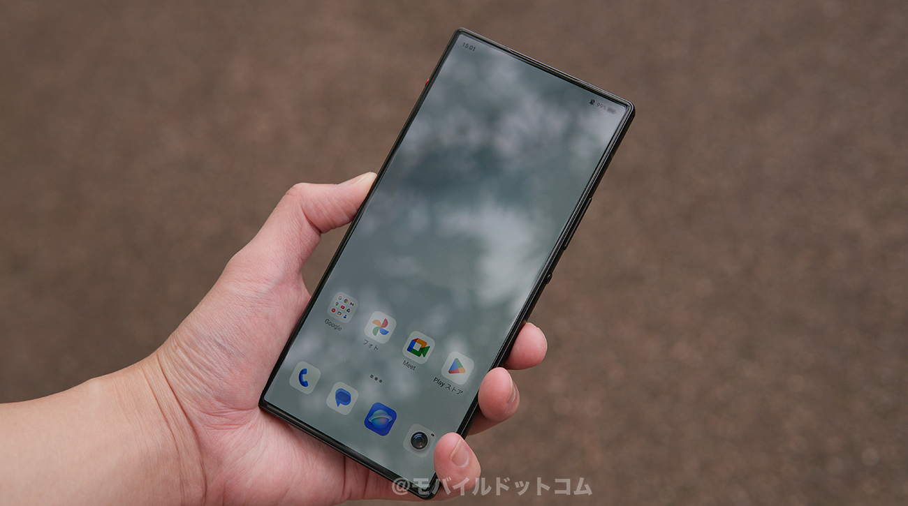 本体が発熱しやすい!ただパフォーマンスは安定