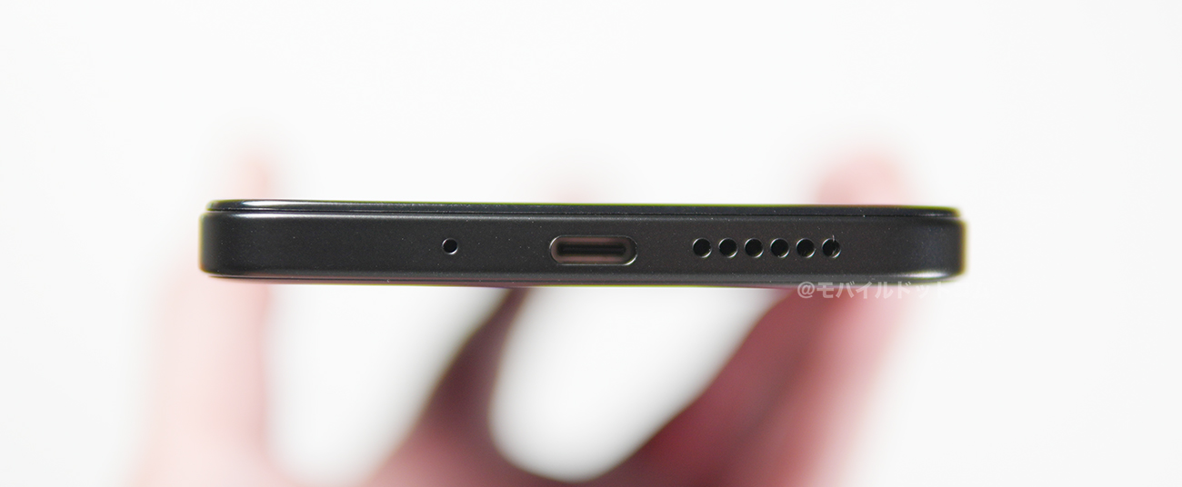 下部側面には、「マイク」、「Type-Cコネクタ」、「スピーカー」