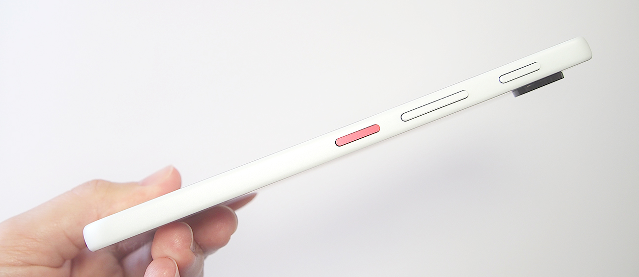 右側面には、「スマートスタートボタン」「音量ボタン」「電源ボタン」