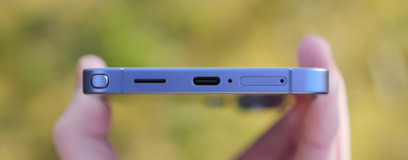 下部側面には、「Sペン」、「スピーカー」、「Type-Cコネクタ」、「マイク」、「SIMスロット」