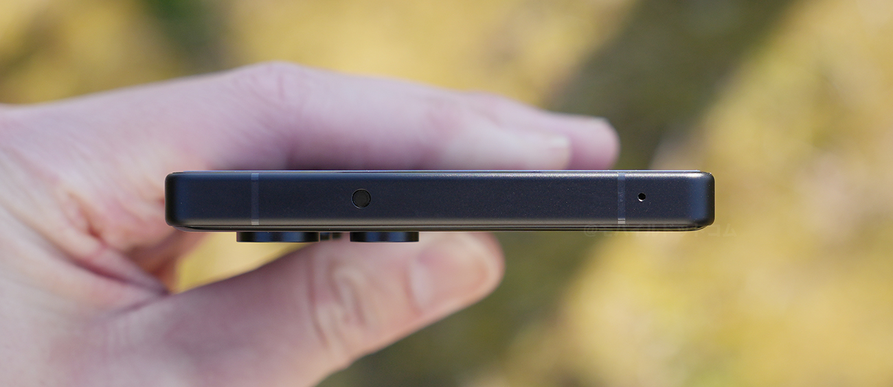 上部側面には、「マイク」