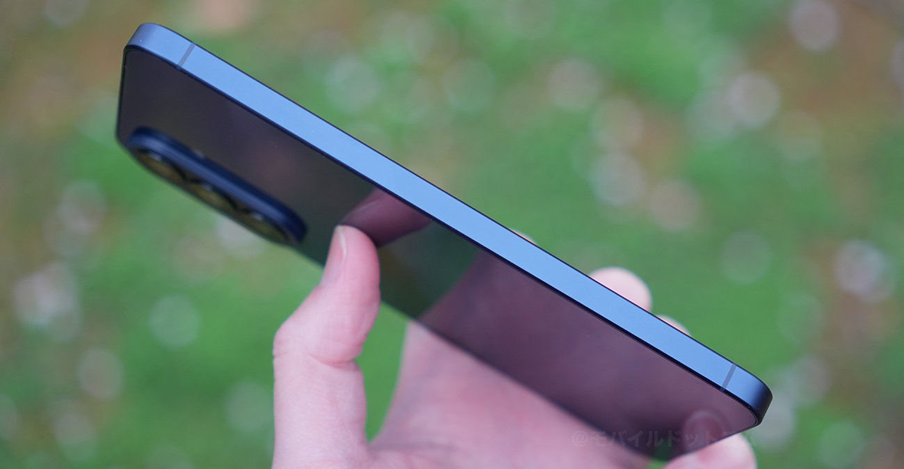 左側面には、「何もありません」